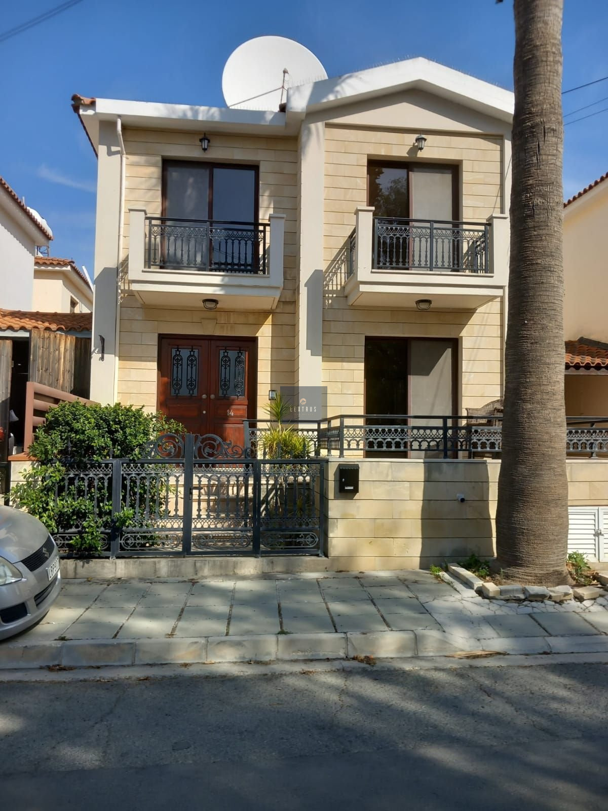Spacious 4-Bedroom Detached House in Larnaca 9779