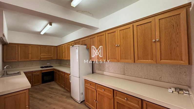 5-bedroom apartments for rent 250 m² in Agia Zoni, Limassol, Cyprus