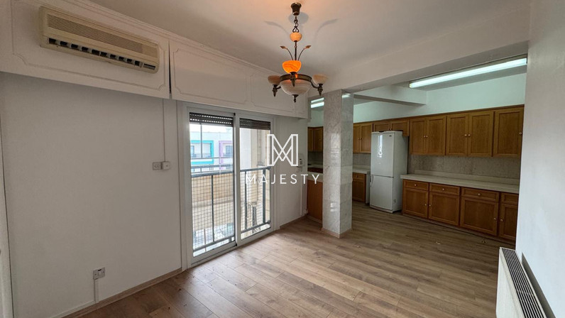 5-bedroom apartments for rent 250 m² in Agia Zoni, Limassol, Cyprus