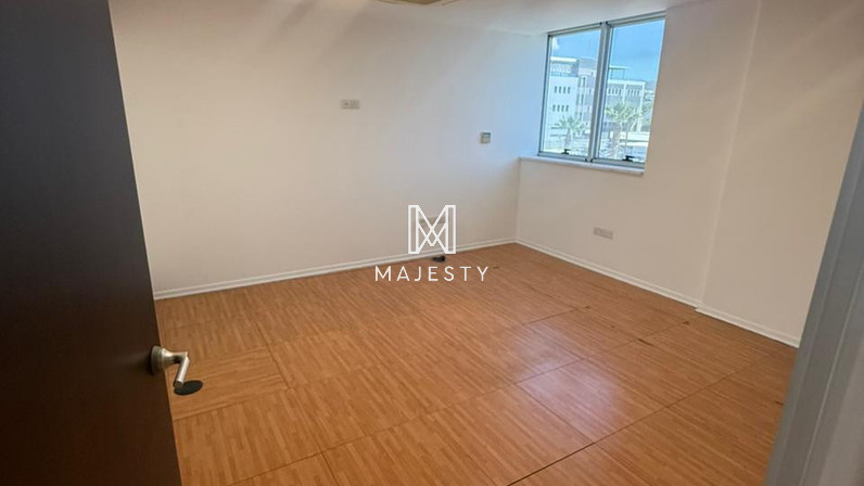 Office 300 m² for rent in Agios Athanasios, Limassol, Cyprus