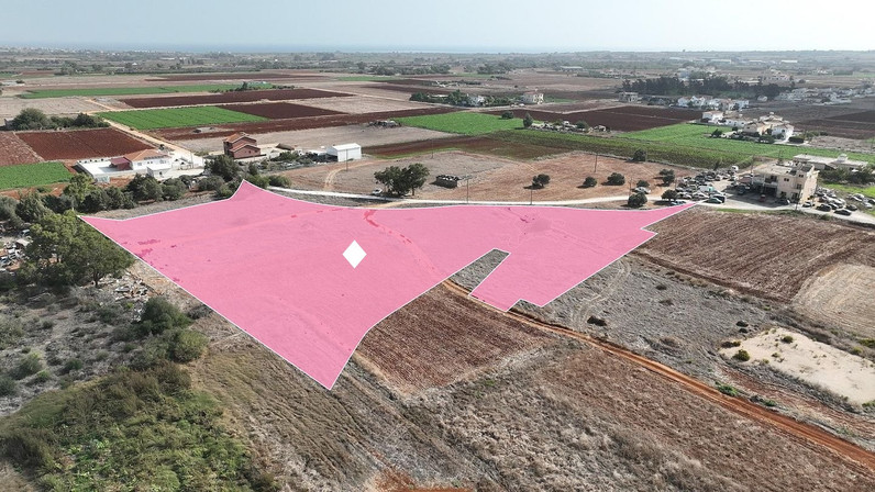 Участок на продажу 8346 м² в Xylofagou, Larnaca Countryside, Cyprus