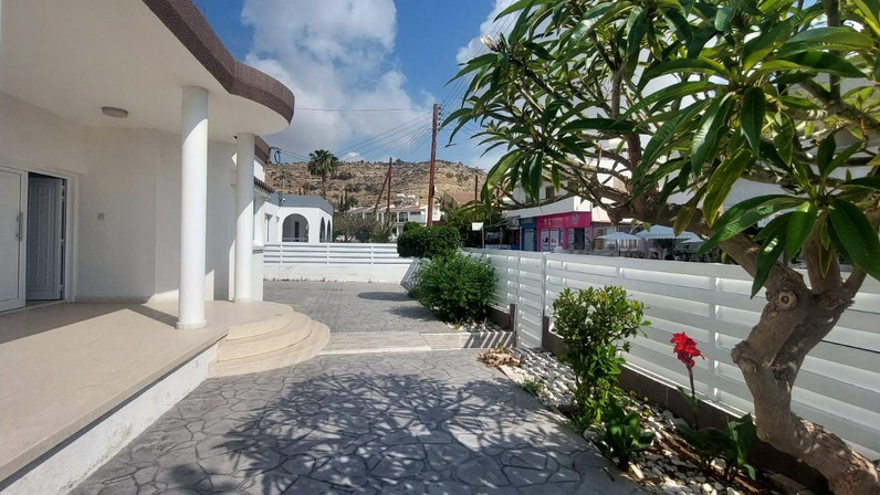 3-bedroom detached house for rent 150 m² in Oroklini (Town), Larnaca City Suburbs, Cyprus