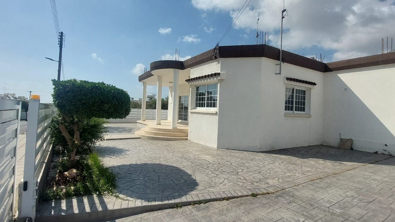 3-bedroom detached house for rent 150 m² in Oroklini (Town), Larnaca City Suburbs, Cyprus