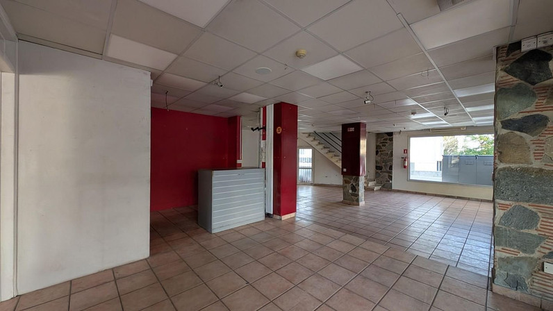 Trading area 140 m² for sale in Nicosia - Agios Antonios, Nicosia City Centre, Cyprus