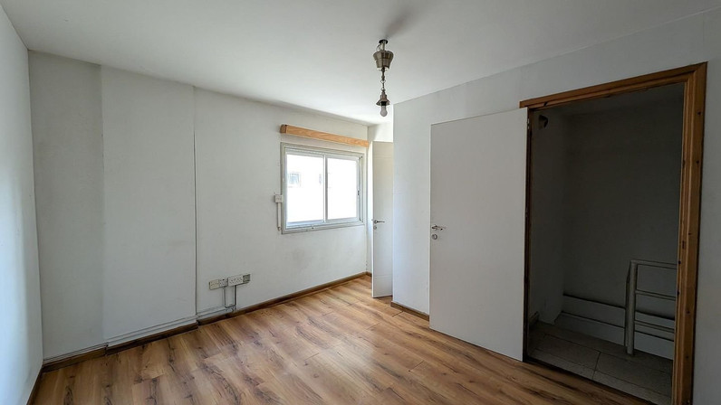 Trading area 140 m² for sale in Nicosia - Agios Antonios, Nicosia City Centre, Cyprus
