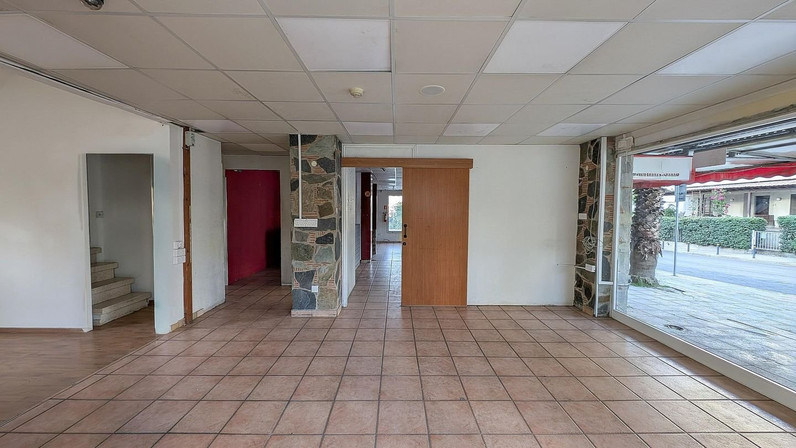 Trading area 140 m² for sale in Nicosia - Agios Antonios, Nicosia City Centre, Cyprus