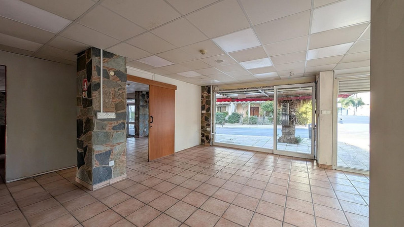 Trading area 140 m² for sale in Nicosia - Agios Antonios, Nicosia City Centre, Cyprus