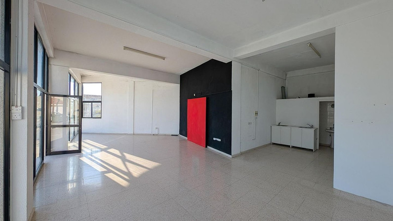 Trading area 200 m² for sale in Anafotida, Larnaca Countryside, Cyprus