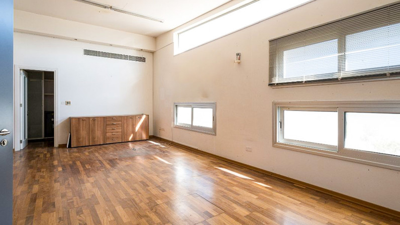 Warehouse 3050 m² for sale in Kokkinotrimithia, Nicosia Countryside, Cyprus