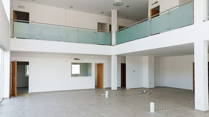 Warehouse 1450 m² for sale in Nisou, Nicosia Countryside, Cyprus