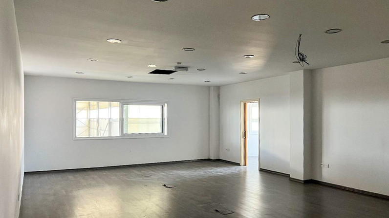 Warehouse 1450 m² for sale in Nisou, Nicosia Countryside, Cyprus