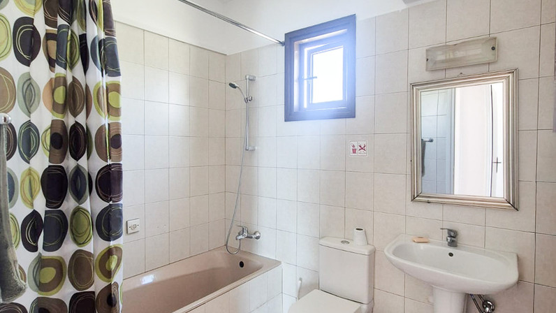 Εμπορικά ακίνητα 61 μ² προς ενοικίαση στην τοποθεσία Oroklini (Tourist), Larnaca City Suburbs, Cyprus