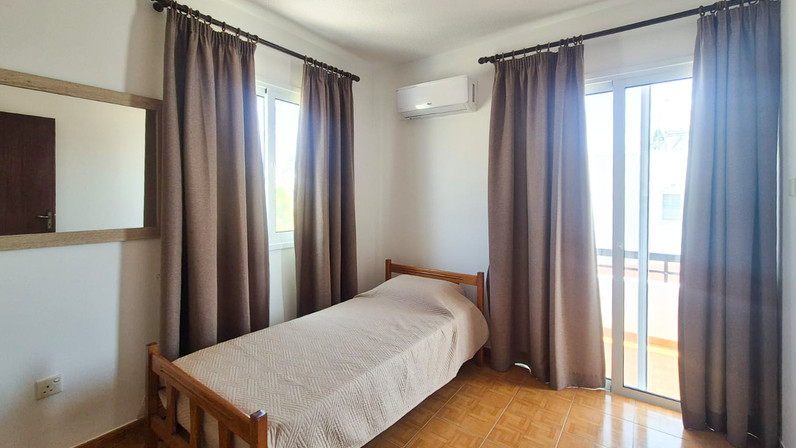 Εμπορικά ακίνητα 61 μ² προς ενοικίαση στην τοποθεσία Oroklini (Tourist), Larnaca City Suburbs, Cyprus