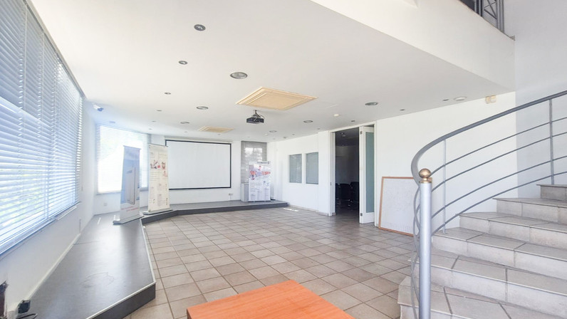 Warehouse 1250 m² for sale in Strovolos - Ap. Varnavas & Ag. Makarios, Nicosia City Centre, Cyprus