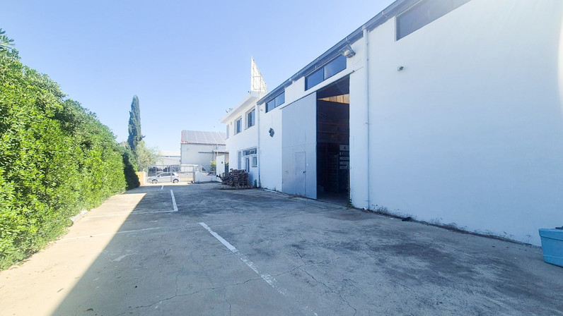 Warehouse 1250 m² for sale in Strovolos - Ap. Varnavas & Ag. Makarios, Nicosia City Centre, Cyprus