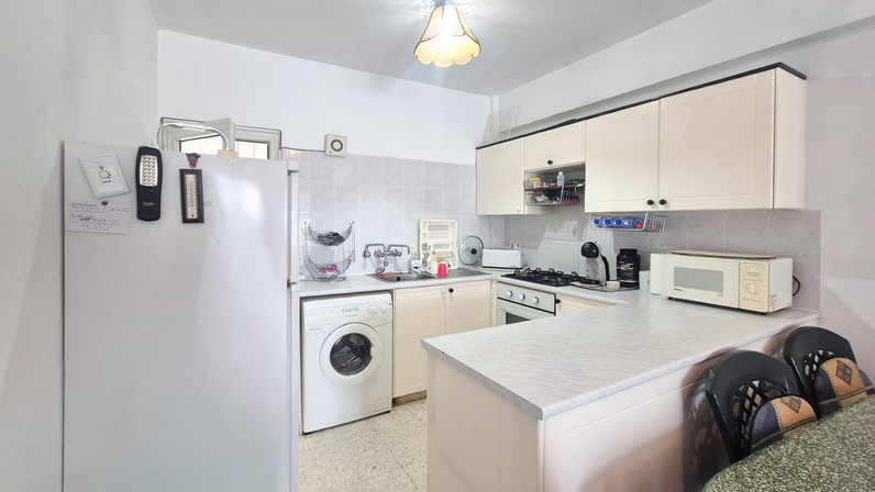 Commercial properties 57 m² for sale in Oroklini (Town), Larnaca City Suburbs, Cyprus