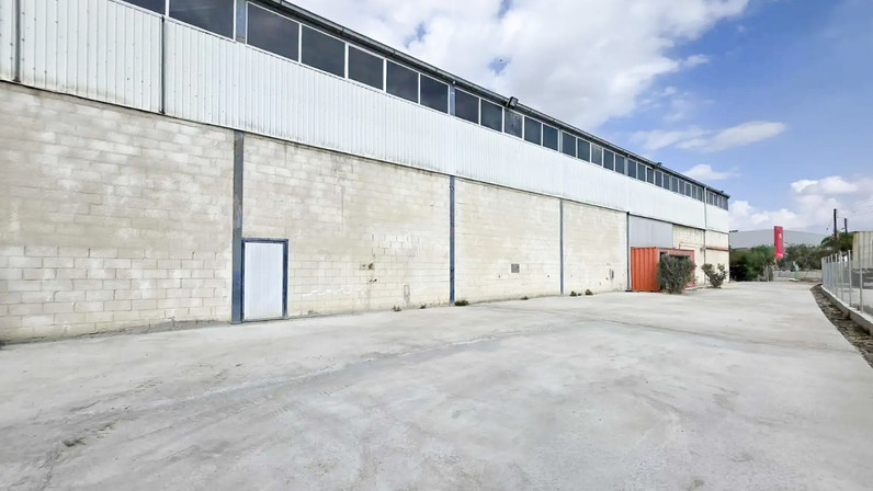Warehouse 1180 m² for sale in Aradippou - Agios Fanourios, Larnaca City Suburbs, Cyprus