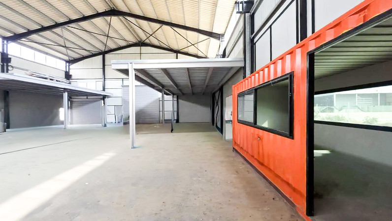 Warehouse 1180 m² for sale in Aradippou - Agios Fanourios, Larnaca City Suburbs, Cyprus