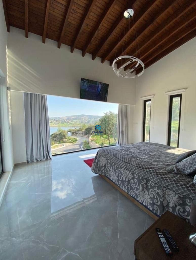 LUXURY VILLA IN AKROUNTA FOR SALE