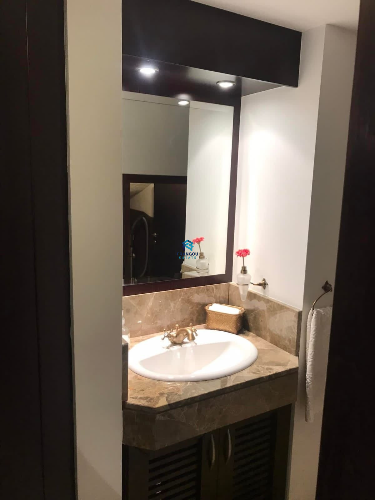 LUXURY VILLA IN IPSONAS