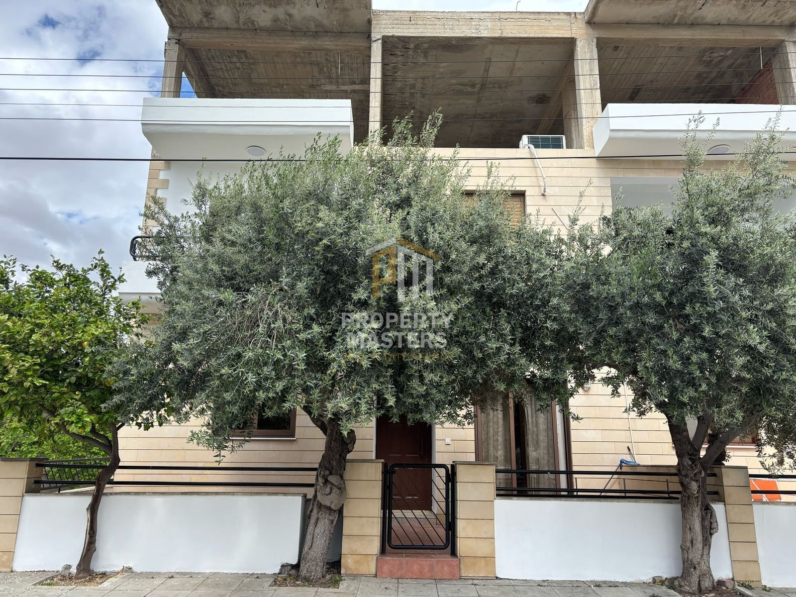2 Bedroom Apartment Building in Egkomi — Makedonitissa, Nicosia