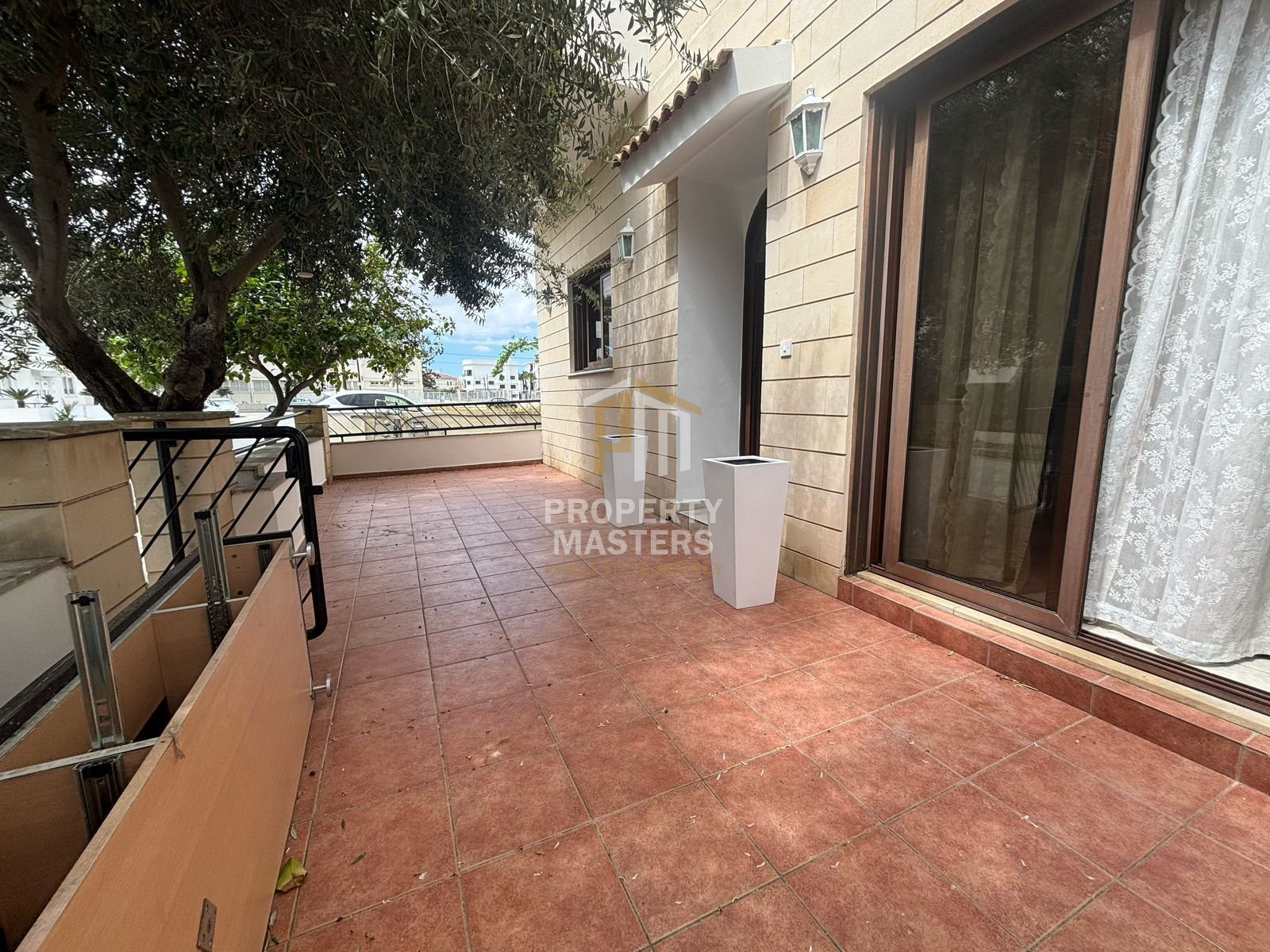 2 Bedroom Apartment Building in Egkomi — Makedonitissa, Nicosia