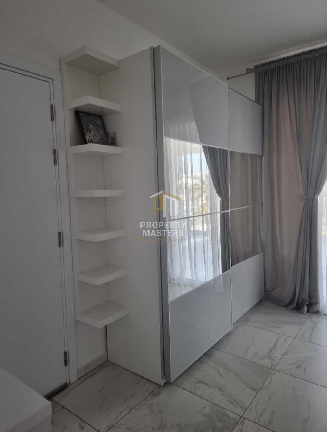 Modern Fully Furnished 2 Bedroom Apartment in Harbor photo 8