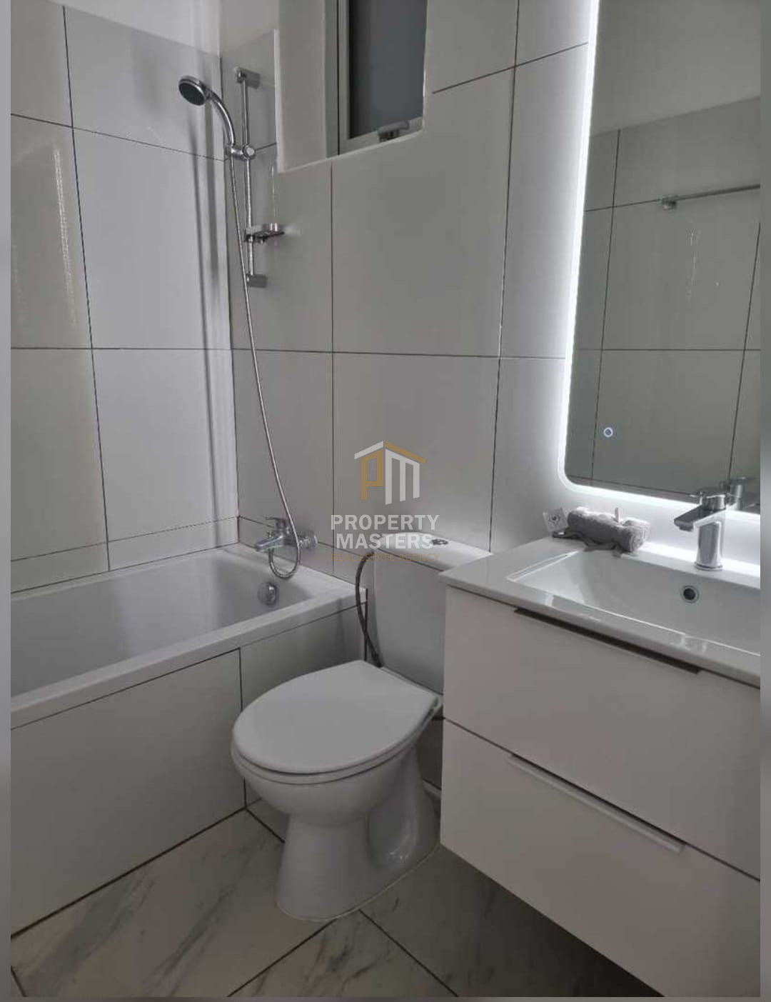 Modern Fully Furnished 2 Bedroom Apartment in Harbor photo 12