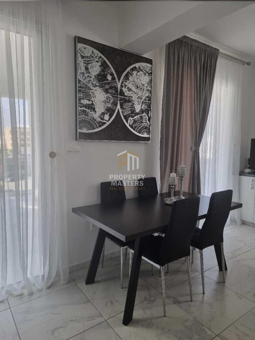 Modern Fully Furnished 2 Bedroom Apartment in Harbor photo 1