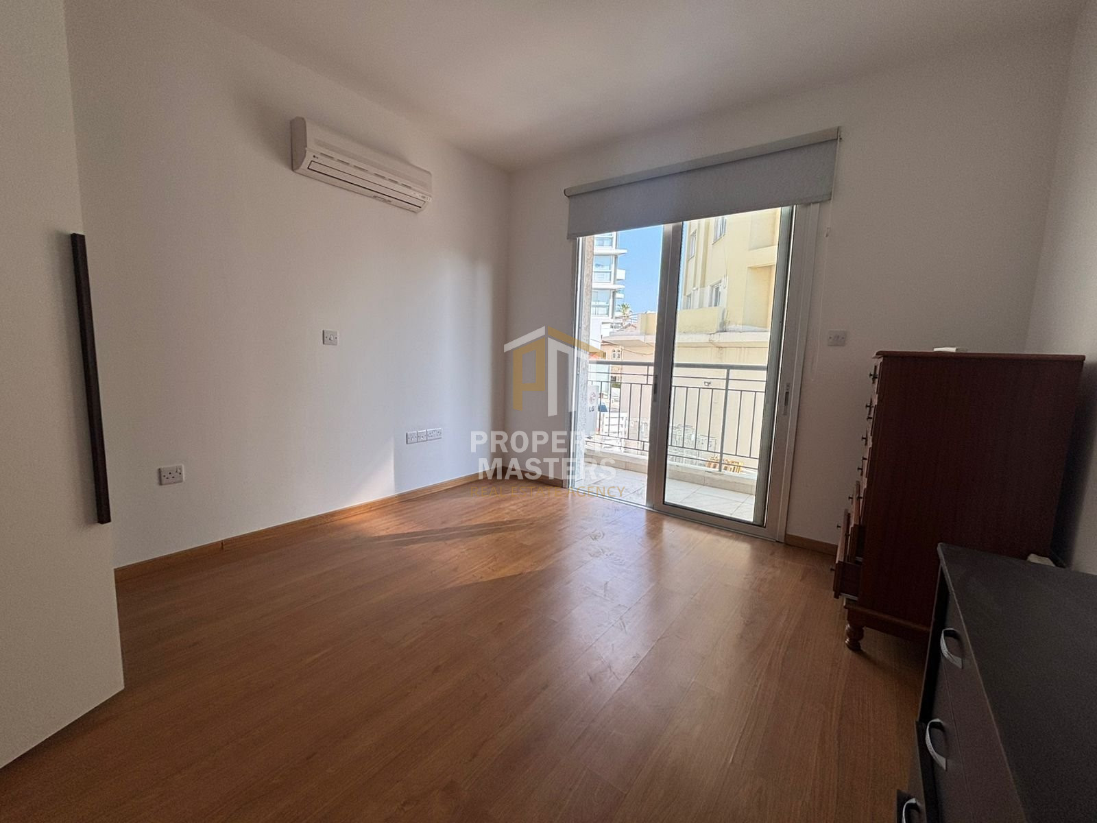 3 bedroom apartment in Acropoli photo 10