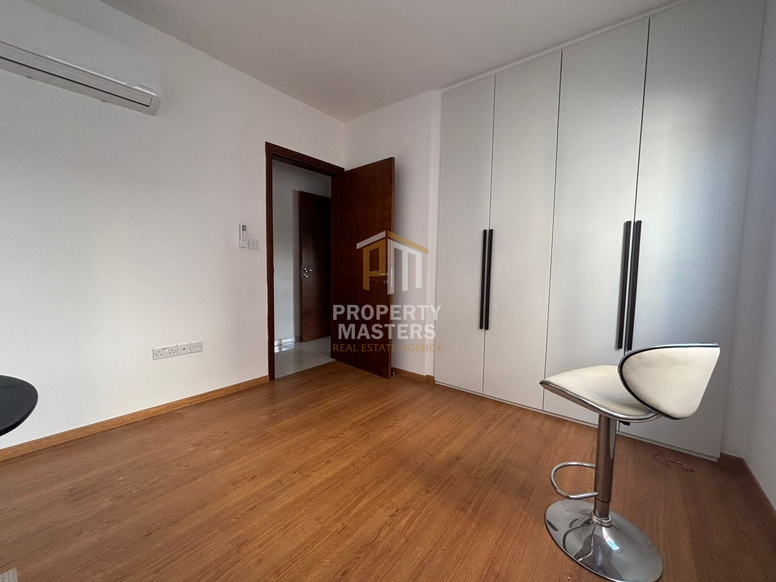 3 bedroom apartment in Acropoli photo 13
