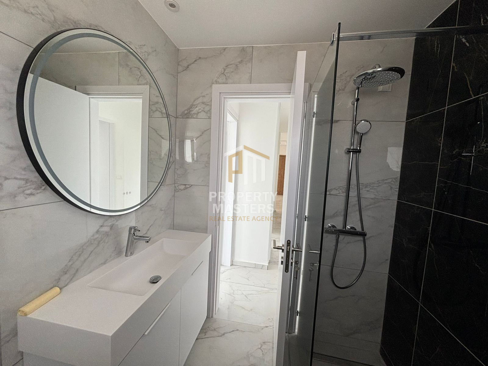 3 Bedroom Apartment in the City Center photo 16