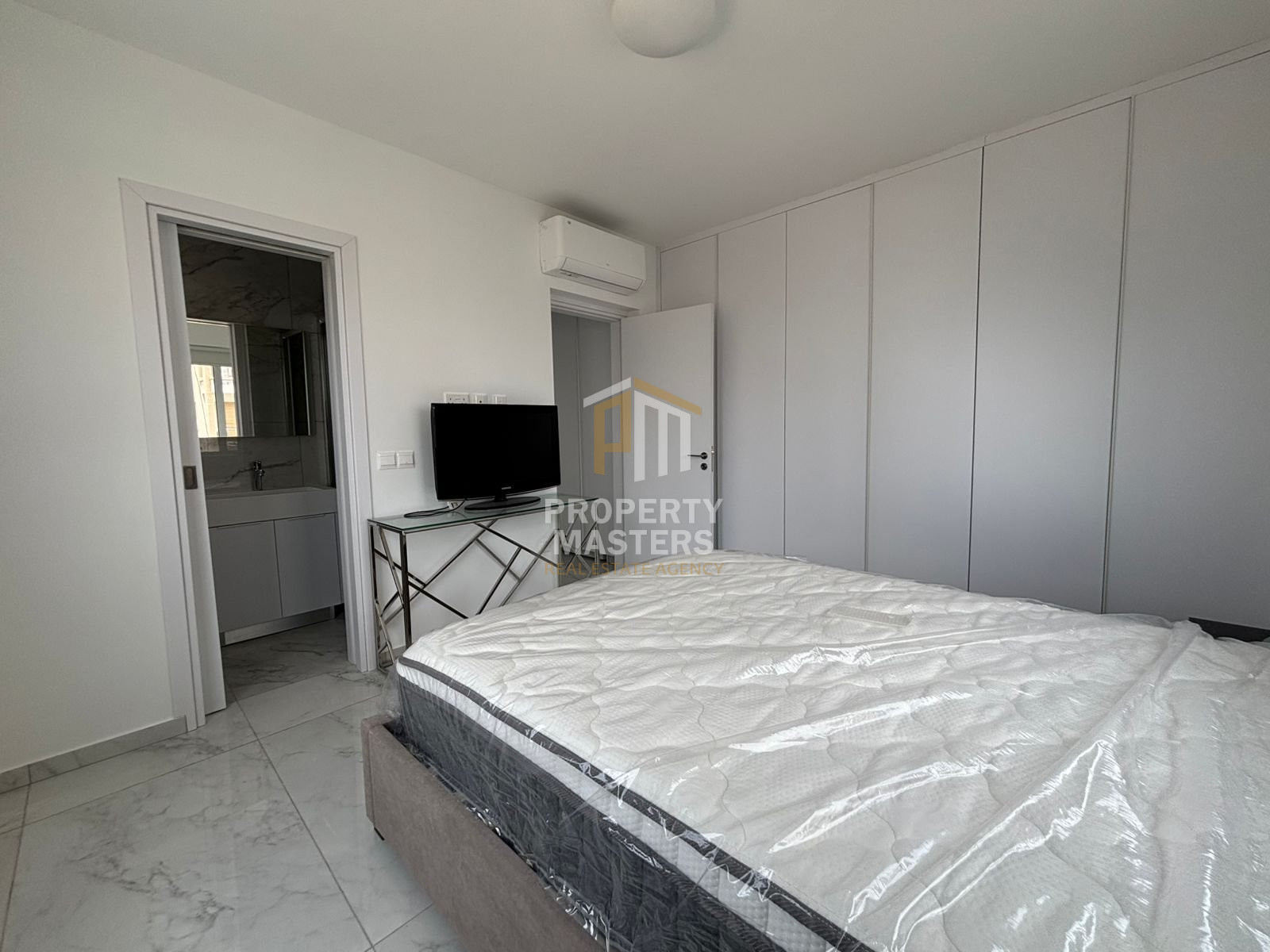 3 Bedroom Apartment in the City Center photo 14