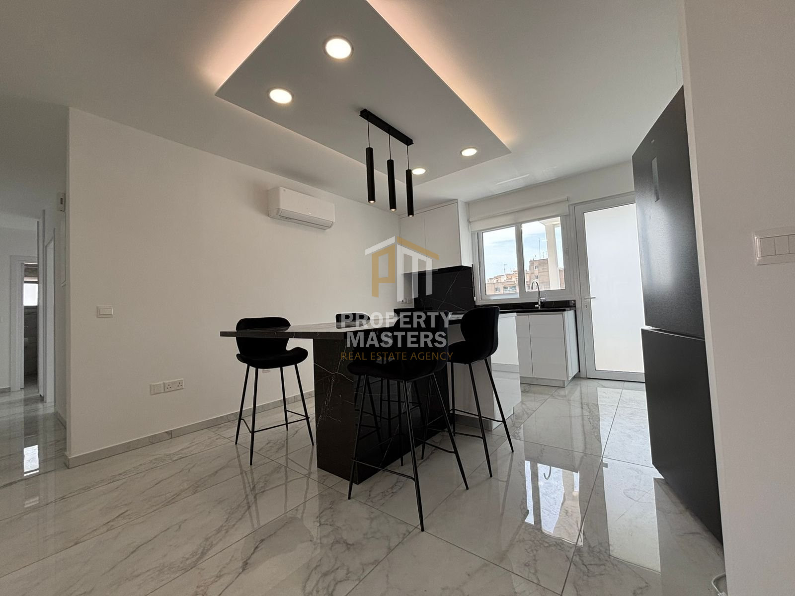 3 Bedroom Apartment in the City Center photo 8