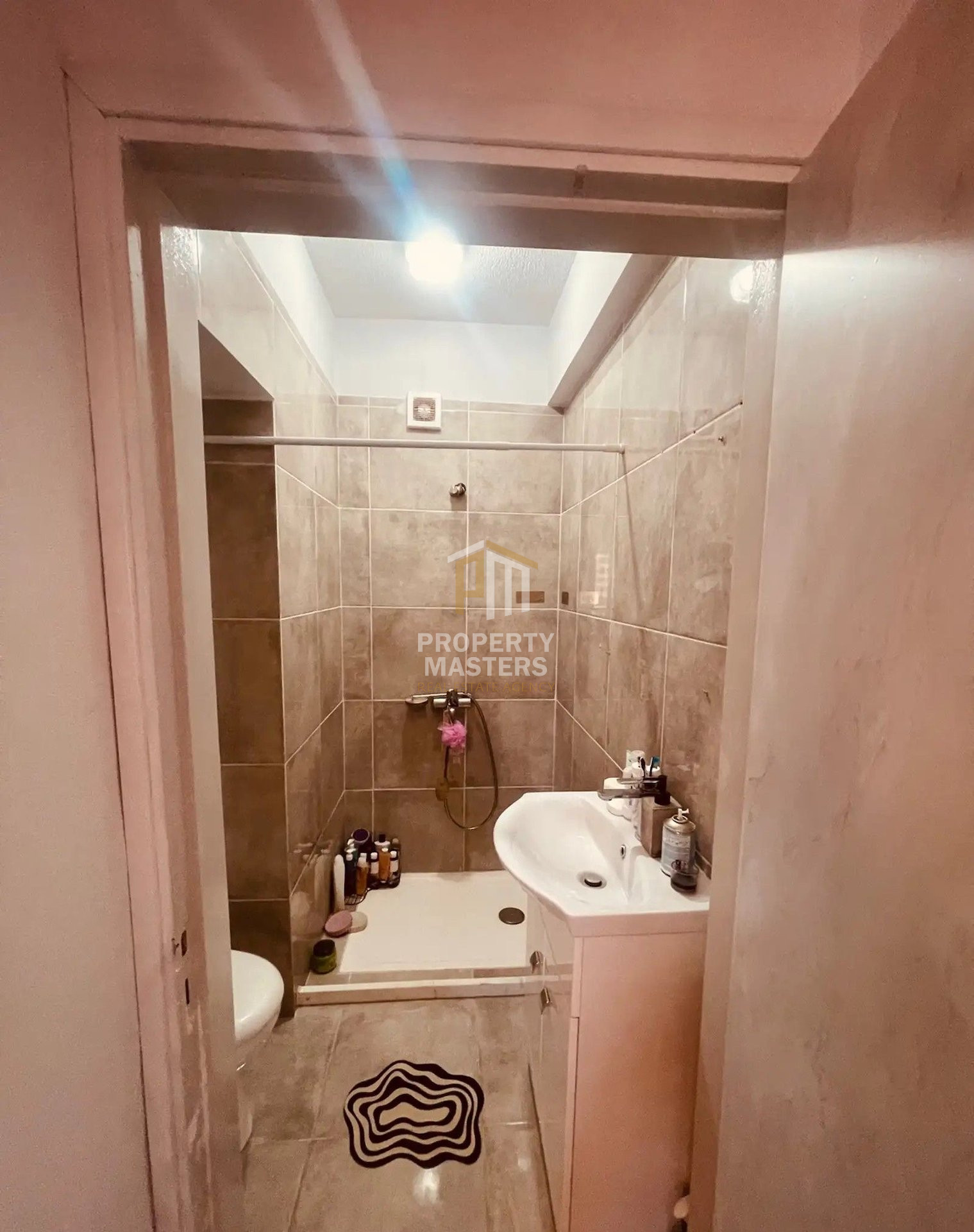 3 Bedroom Apartment in Strovolos — Agioi Omologites, Nicosia