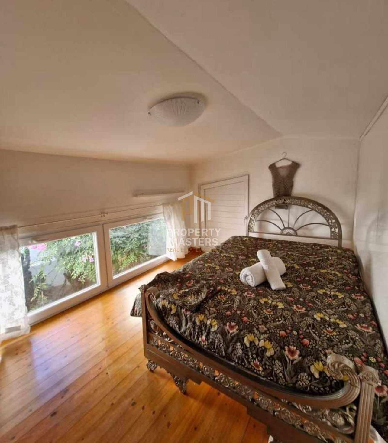3 Bedroom  Semi-Detached House in Town Center, Nicosia