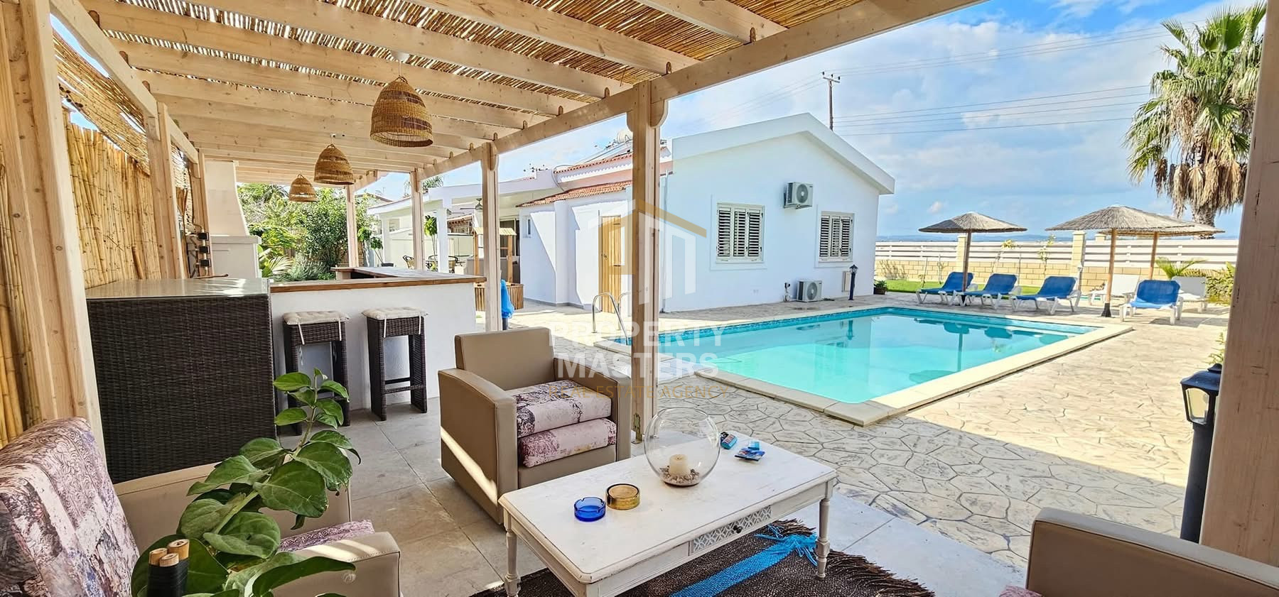 Modern Seafront Bungalow in Kiti with Pool photo 1