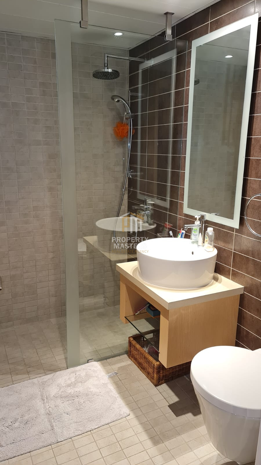Fully Furnished Two Bedroom Apartment Near the Beach photo 7