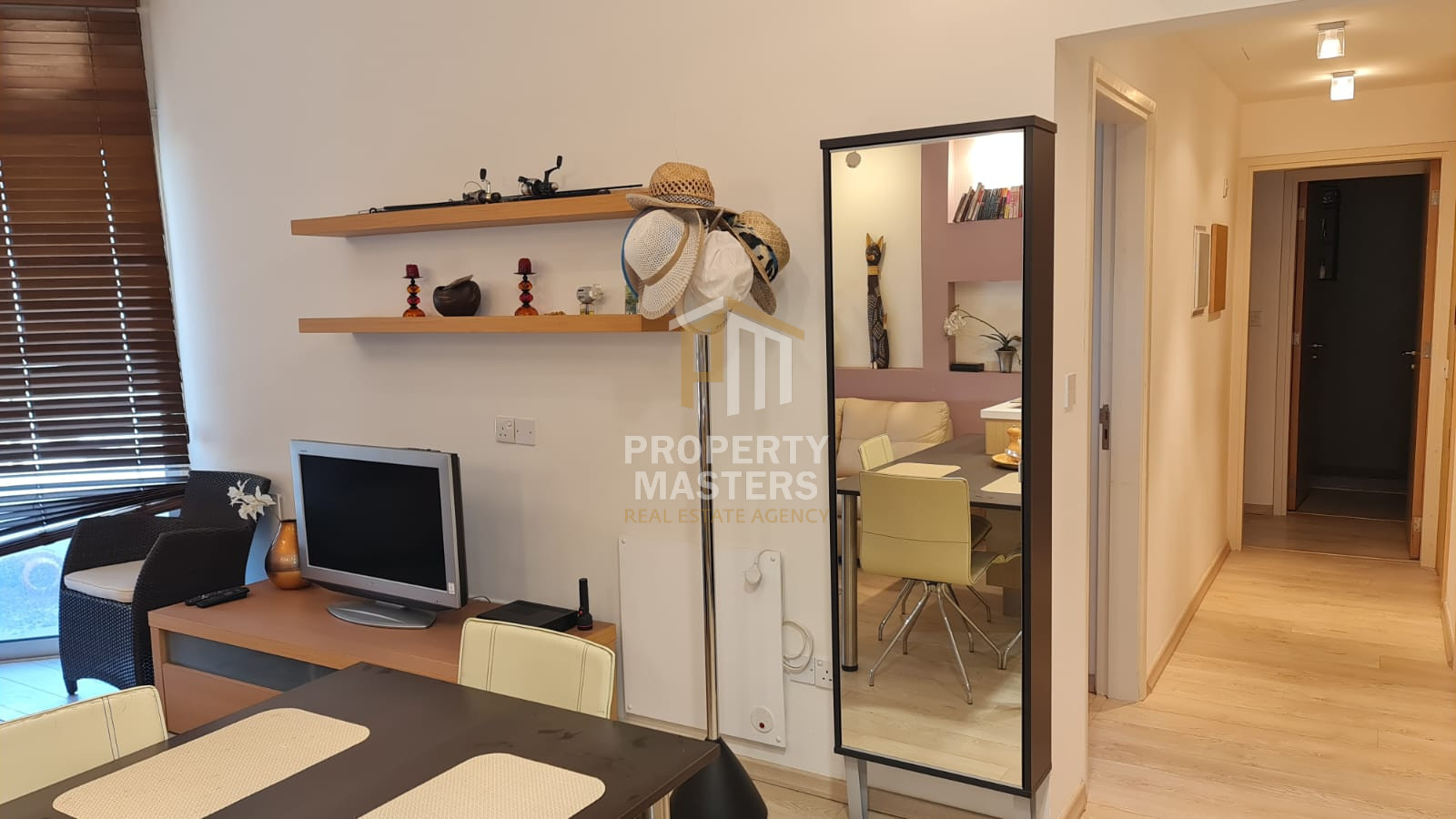 Fully Furnished Two Bedroom Apartment Near the Beach photo 3