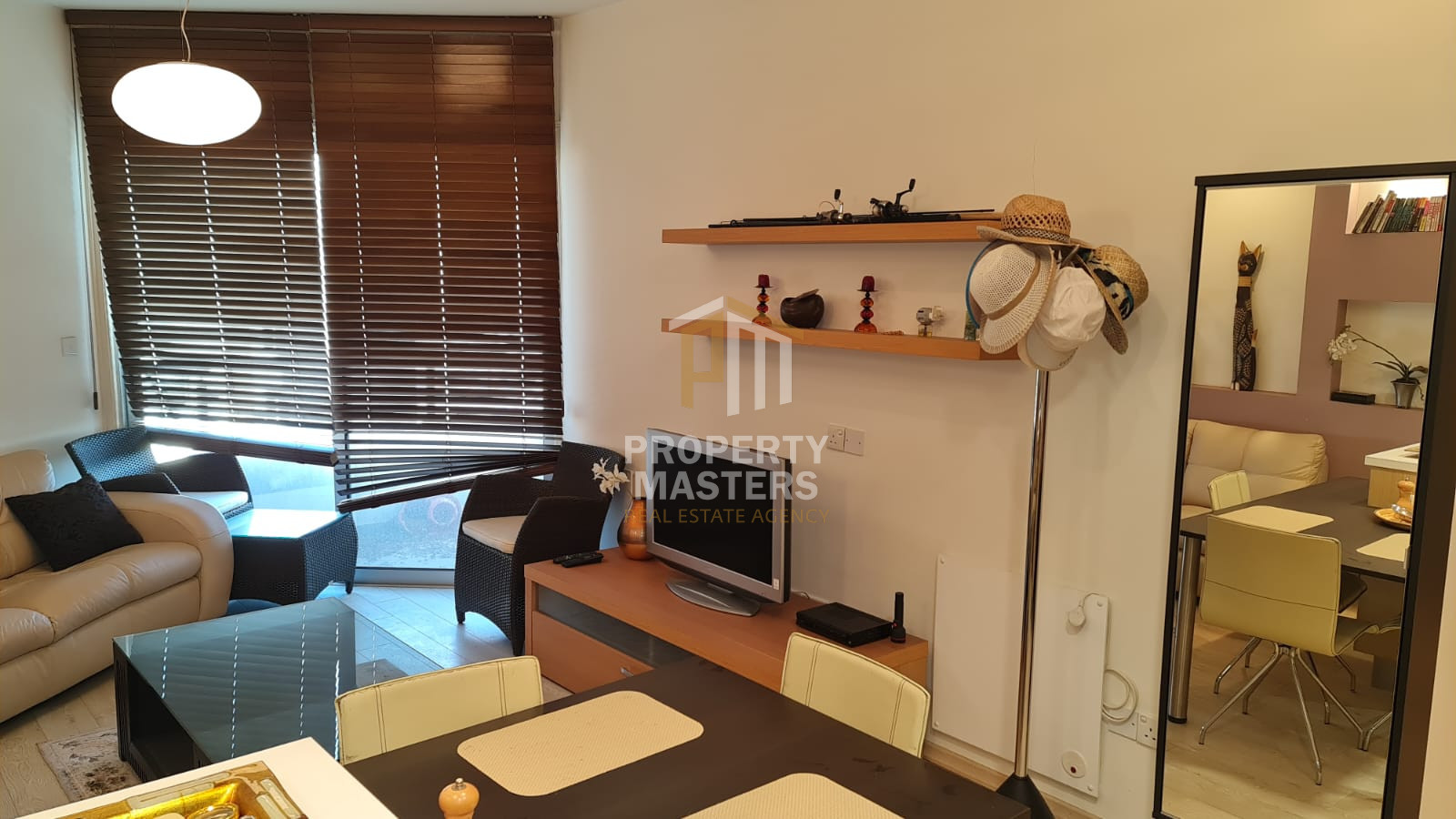 Fully Furnished Two Bedroom Apartment Near the Beach photo 4