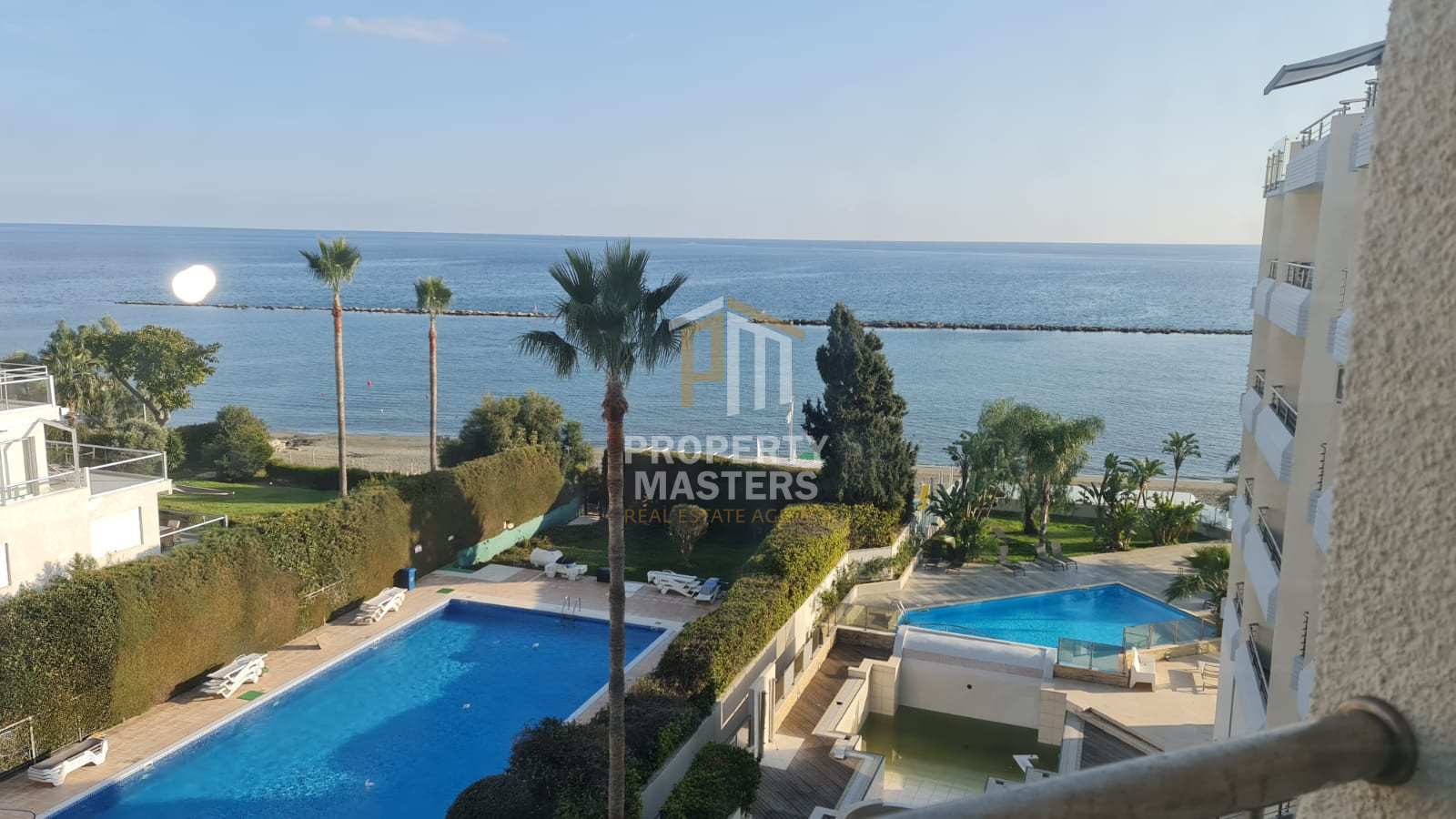 Fully Furnished Two Bedroom Apartment Near the Beach photo 9
