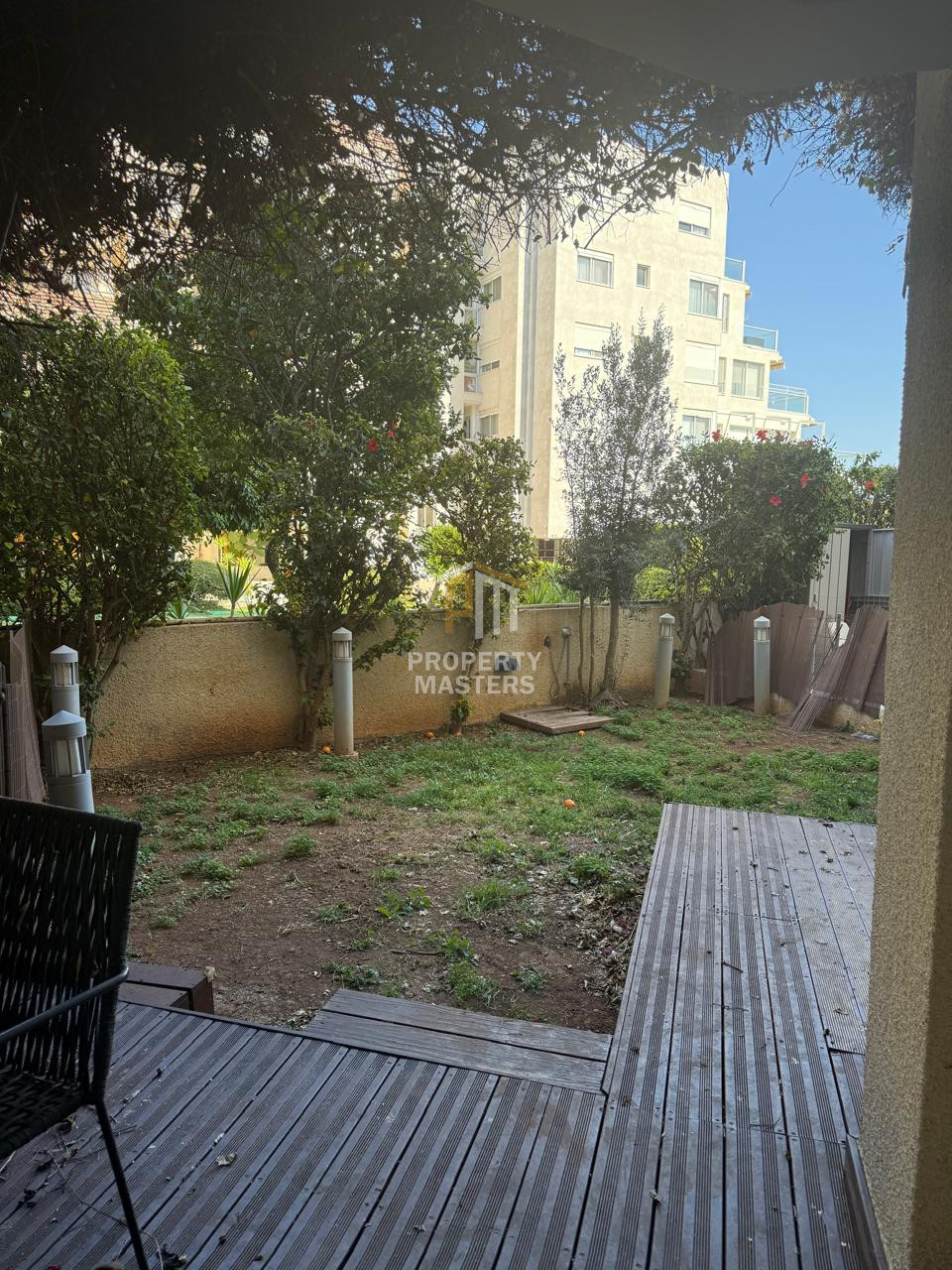 Spacious Furnished 2 Bedroom Apartment with Common Pool in Germasogeia photo 2
