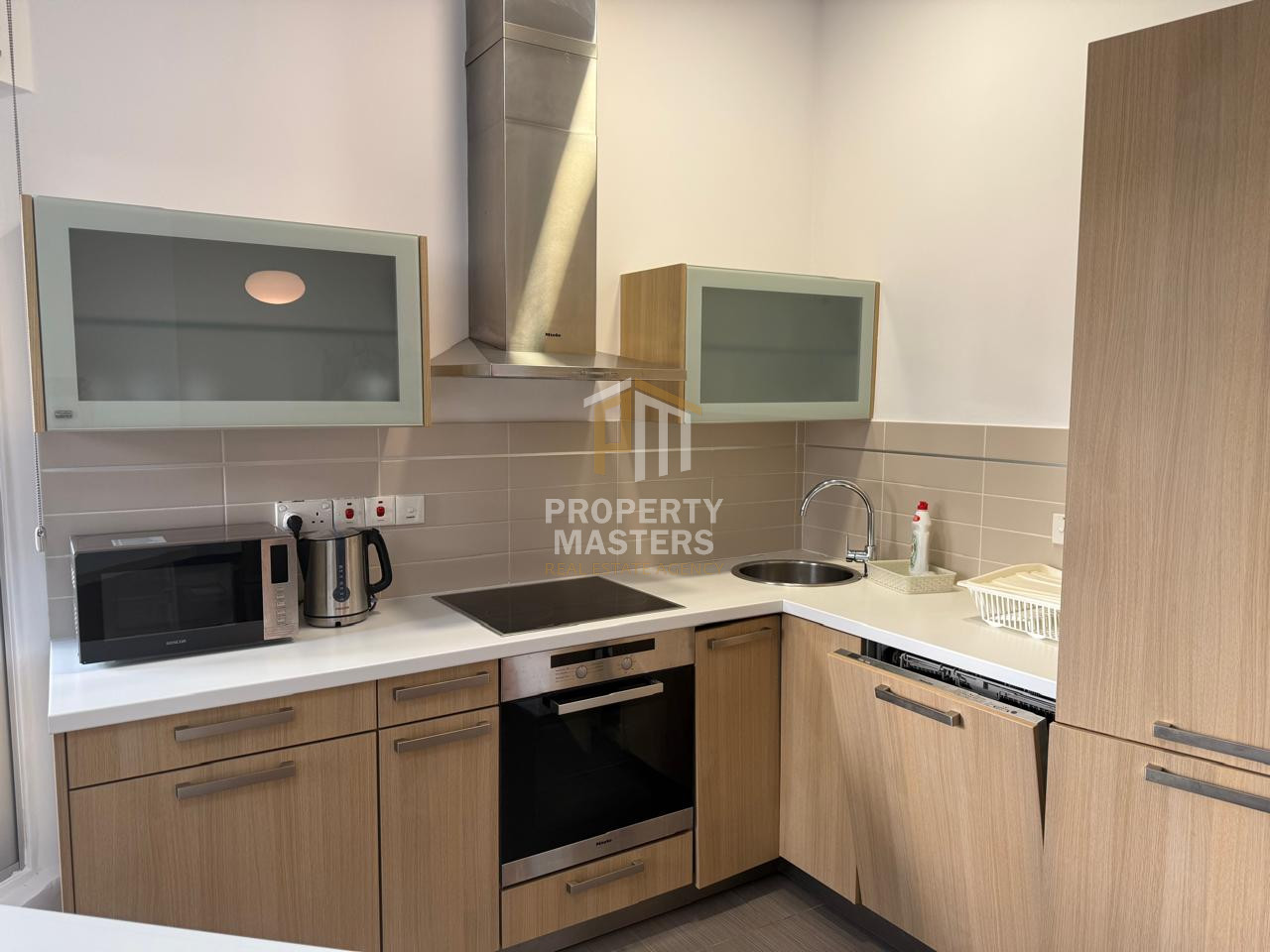 Spacious Furnished 2 Bedroom Apartment with Common Pool in Germasogeia photo 7