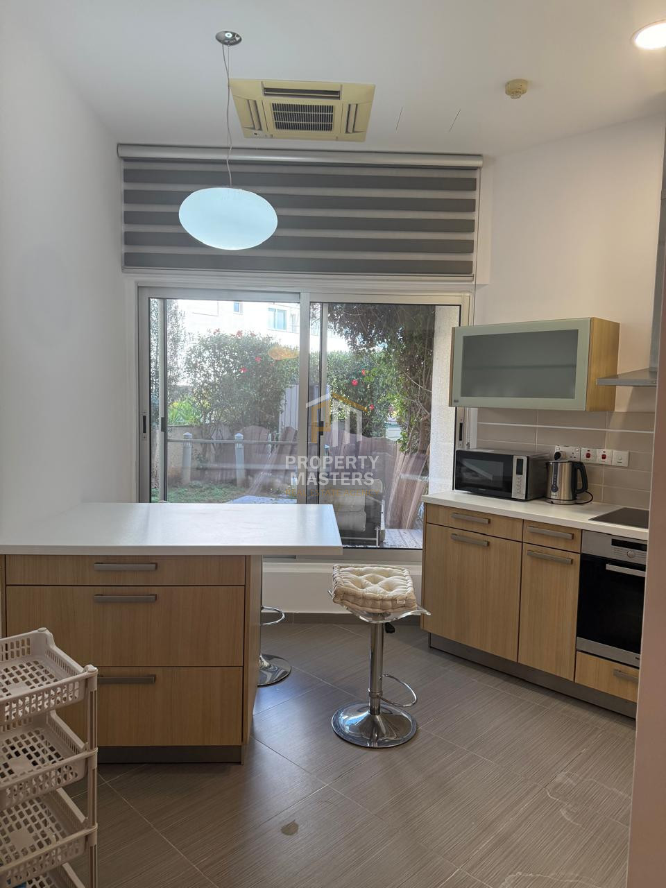 Spacious Furnished 2 Bedroom Apartment with Common Pool in Germasogeia photo 6