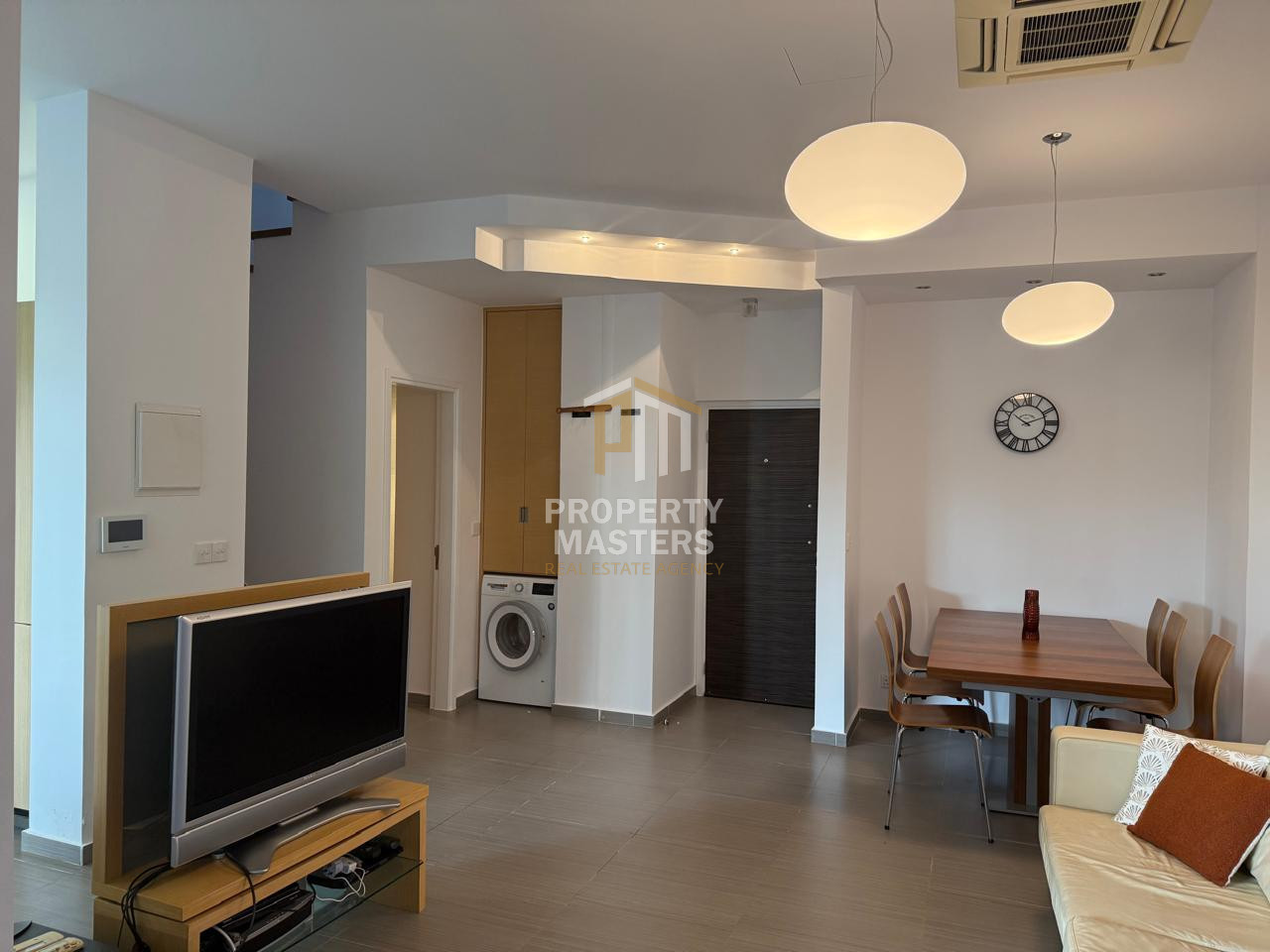 Spacious Furnished 2 Bedroom Apartment with Common Pool in Germasogeia photo 5