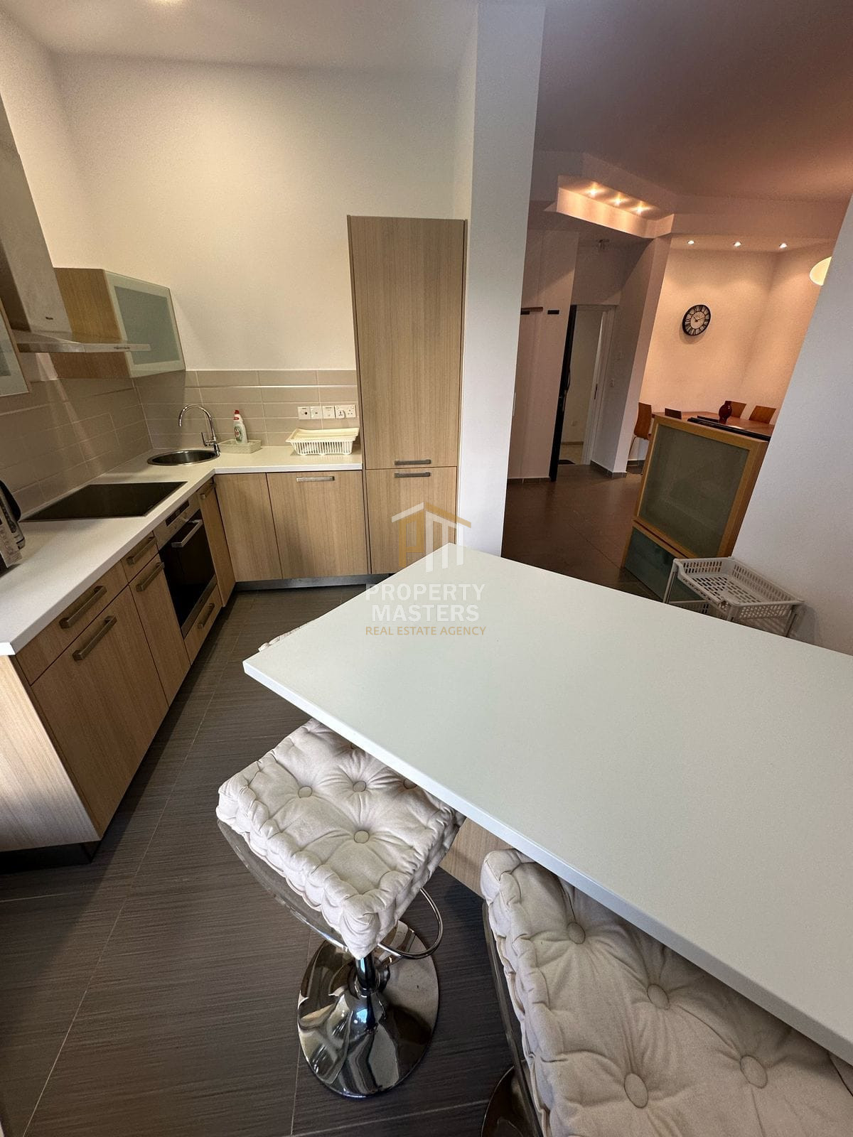 Spacious Furnished 2 Bedroom Apartment with Common Pool in Germasogeia photo 8
