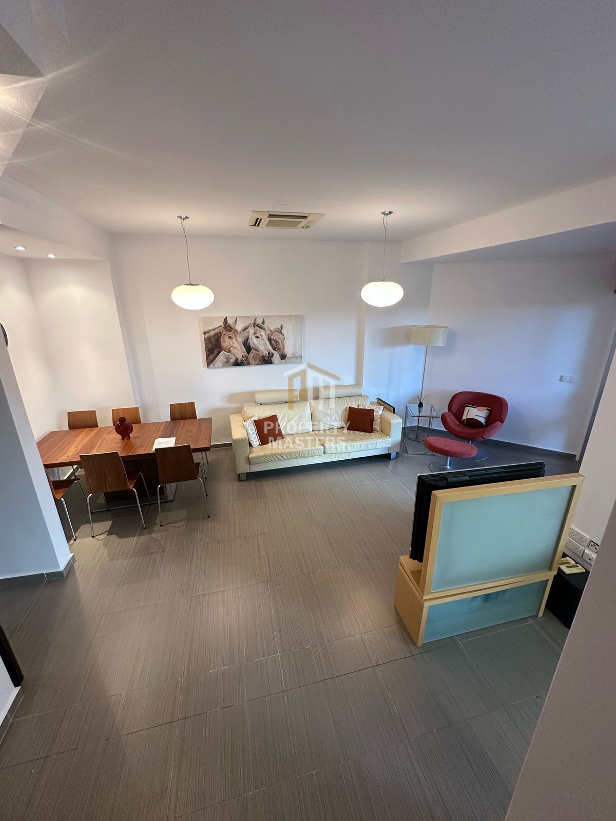 Spacious Furnished 2 Bedroom Apartment with Common Pool in Germasogeia photo 3