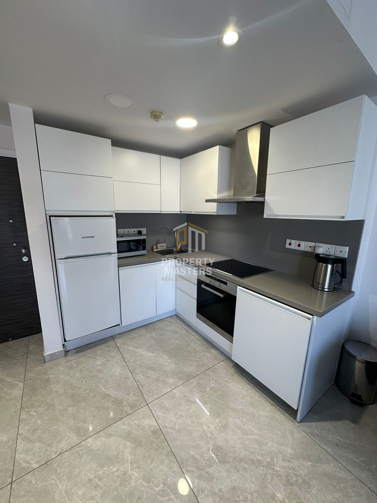 Fully Furnished 1 Bedroom Apartment in Vibrant Germasogeia Area photo 1
