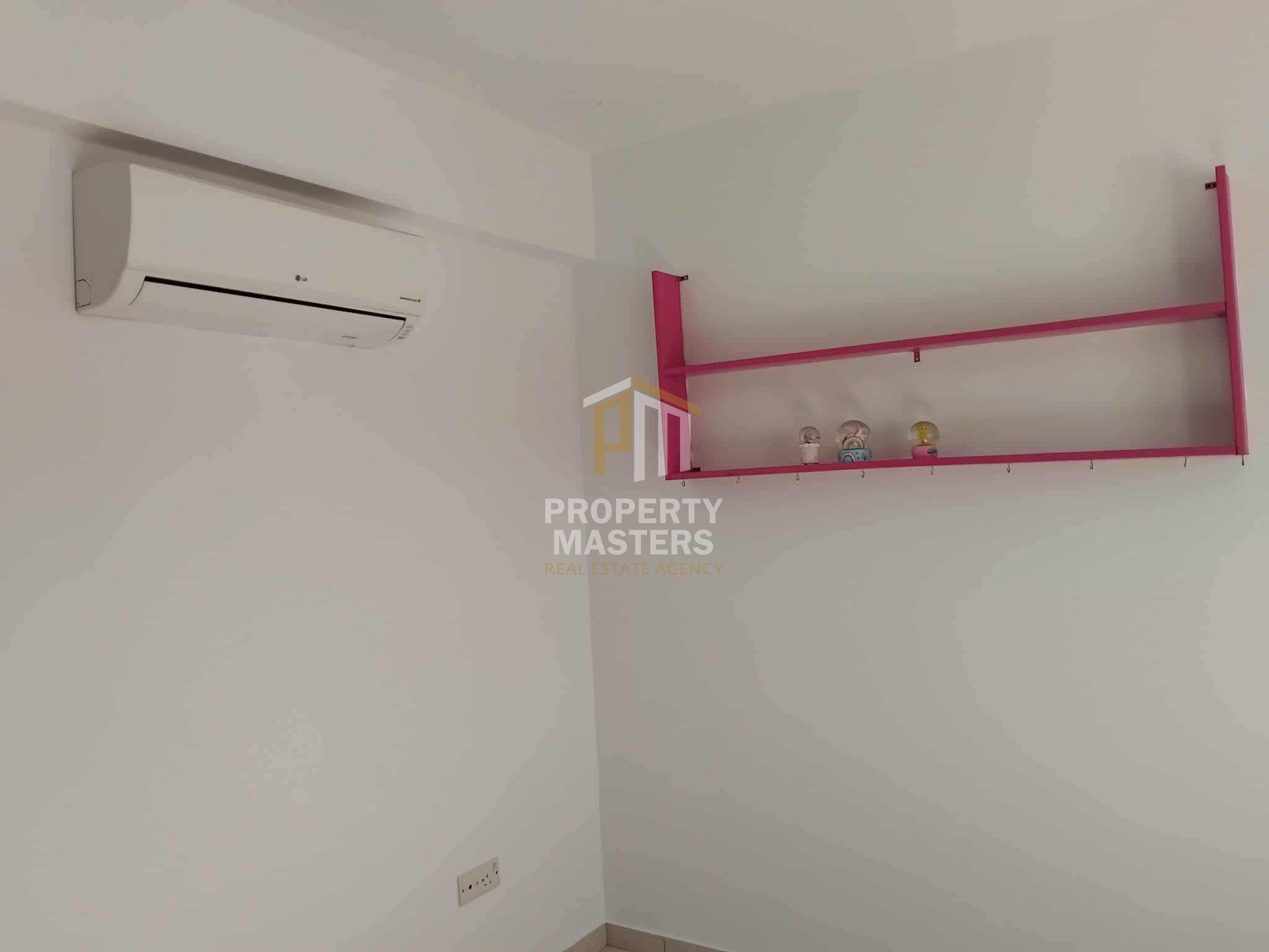 4 bedroom House in Kiti photo 10