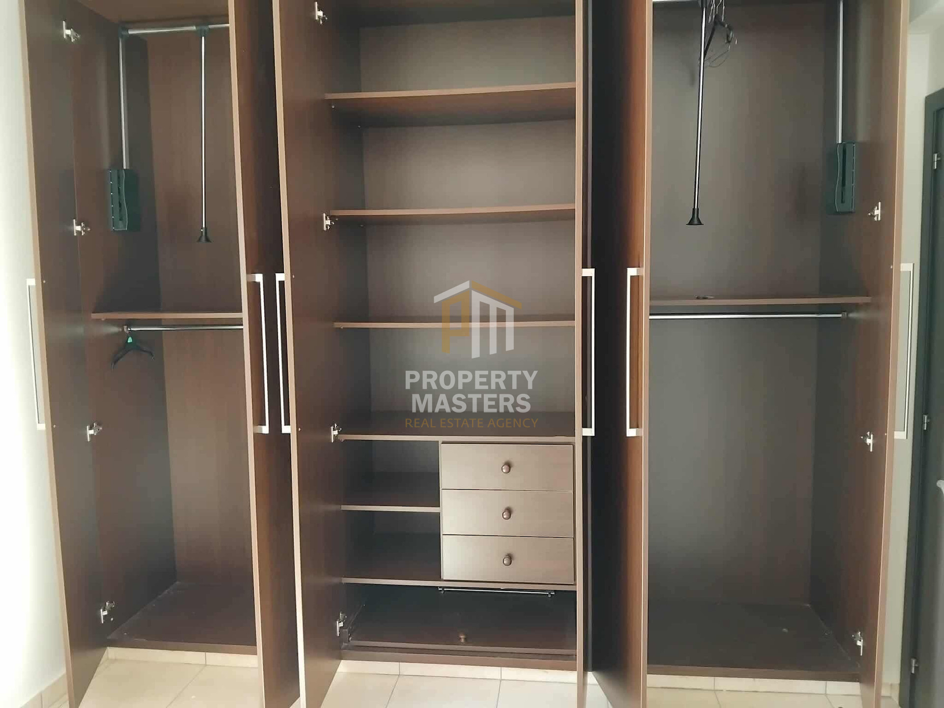 4 bedroom House in Kiti photo 8